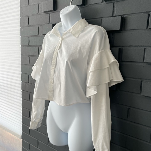 While long ruffle sleeve professional crop top - Picture 2 of 5